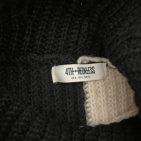 4th and Reckless Turtle neck sweater - Picture 2 of 2